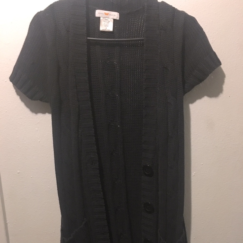 Short sleeved crotchet cardigan